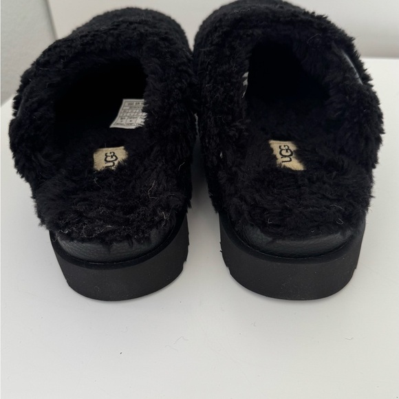 NWOT UGG fuz sugar slide size 6 - Picture 3 of 6